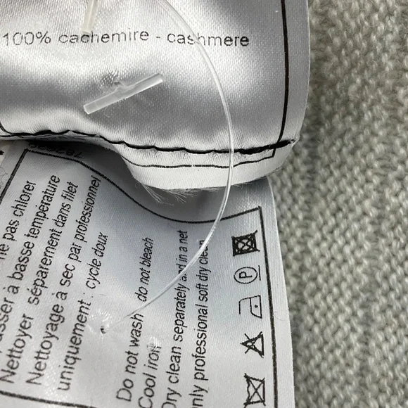 CHANEL SILVER / GREY / NAVY 2008 FRINGED CASHMERE KNIT SCARF - Picture 8 of 16